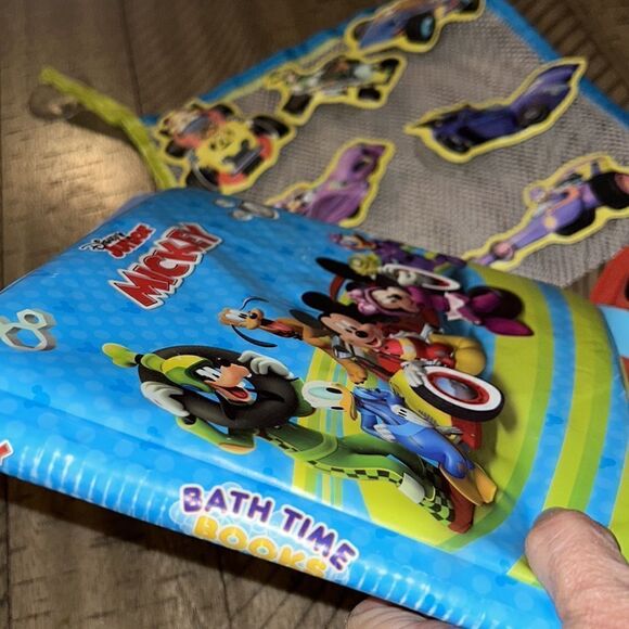 Disney 🏰🐭 Junior Bath 🛀 Time Water 💦 Book 📕 Race Car 🏎️ Suction Cups🛥️ 2! - Picture 5 of 17
